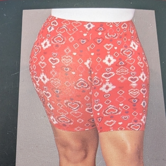 Torrid Red heart americana, 9 Inch, Bike Short, Size 1x - Picture 7 of 11
